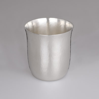 Becher von Jezler, gehämmert